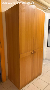 1 Kinderschrank - Selbstabholung in Lyss. Zustand gebraucht, Gebrauchsspuren beim Holz, Stabilität sehr gut.

Muss abgeholt werden.

Material Massivholz

Breite 90 cm
Tiefe 55 cm
Höhe 181 - 190.5 cm