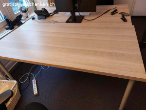 Gratis: 1 oder 2 IKEA Bürotische 160 x 80 cm