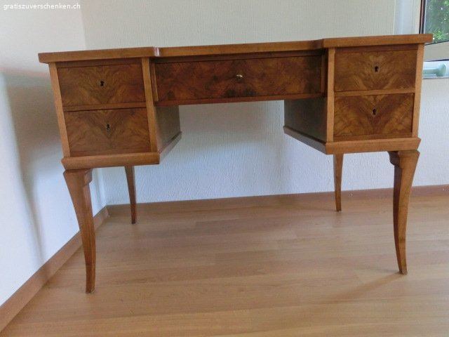 2 antike Tische Biedermeier Nussbaumholz