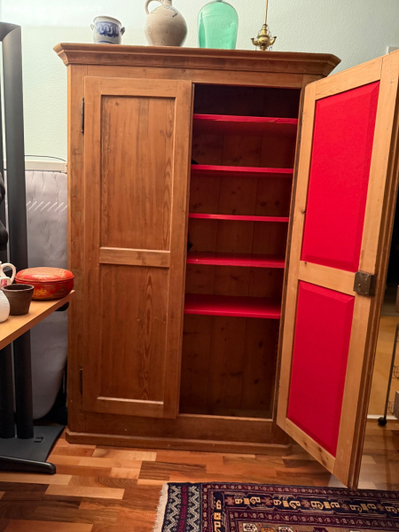 2-türiger Schrank