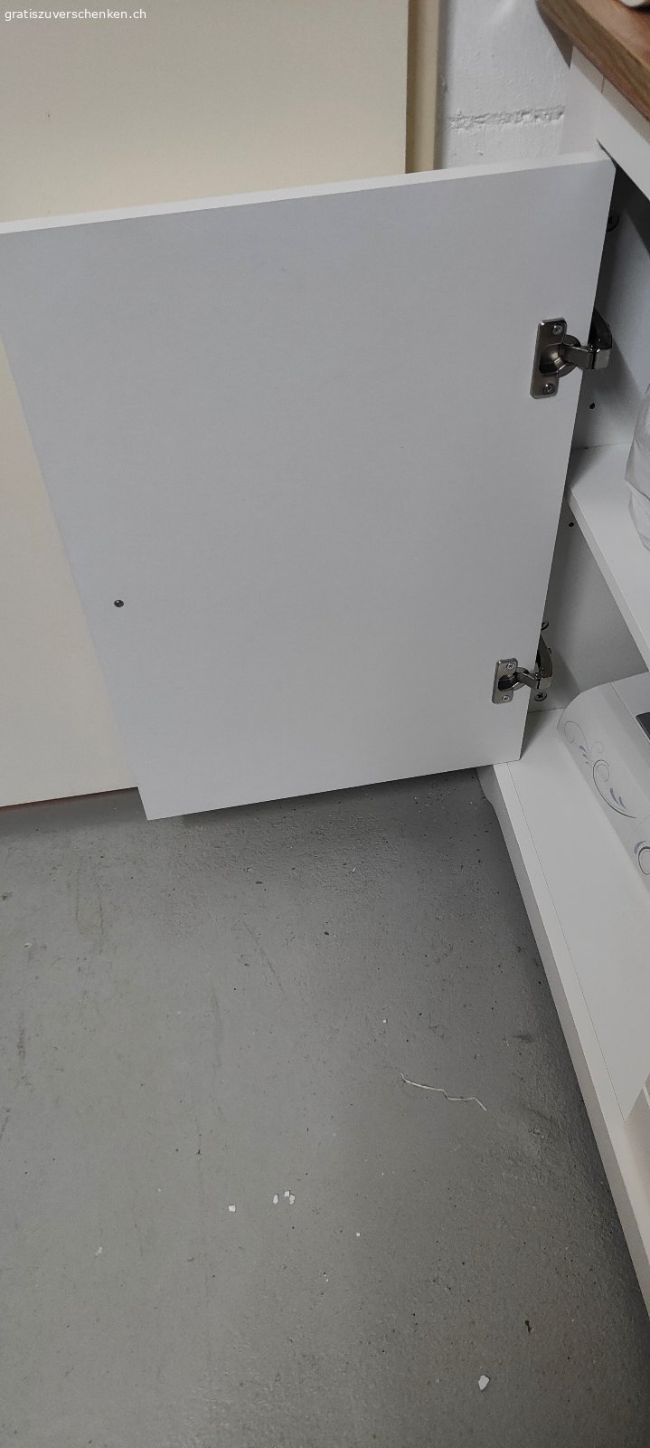 3er Garnitur Landhausstil. diese ganzen mit wenig gebrauchsspuren versehene 3er Kombination aus Kommoden und Nachttisch wegen Nichtgebrauch abzugeben..

Masse:

L 53 H 45 b T 45 cm
L 101 H 54.5 T 45 cm
L 145 H 80 T 44 cm