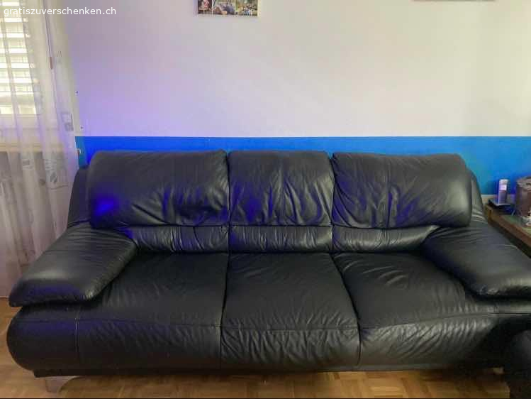 3er und 2 er Sofa. Gratis abzugeben, normale gebrauch Spuren.