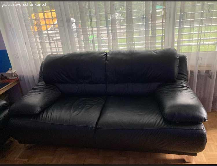 3er und 2 er Sofa. Gratis abzugeben, normale gebrauch Spuren.