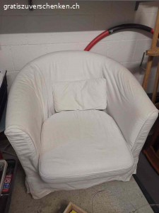 4 Kirschholzstühle massiv und 1 Sessel zu verschenken. Gebraucht, gemäss Fotos, Abzuholen in 5018 Erlinsbach.