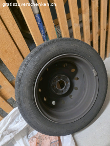 4 Kompletträder (Mitsubishi). ​Ich verschenke 4 Kompletträder auf Stahlfelgen von einem älteren Mitsubishi. Die Räder wurden jahrelang trocken im Keller gelagert. Wichtige Infos:
​Marke: Goodyear Duragrip
​Grösse: 165/65 R14 79T
​Zustand: Die Reifen sind alt (Jahrgang 2009, DOT 3809) und haben Altersrisse im Gummi.
​Verwendung: Nur noch als Standräder, für Bastler oder wegen der Stahlfelgen (nicht mehr für den Strassenverkehr!).
​Abholung: Müssen in Effretikon abgeholt werden. Gratis abzugeben, keine Garantie oder Rücknahme.