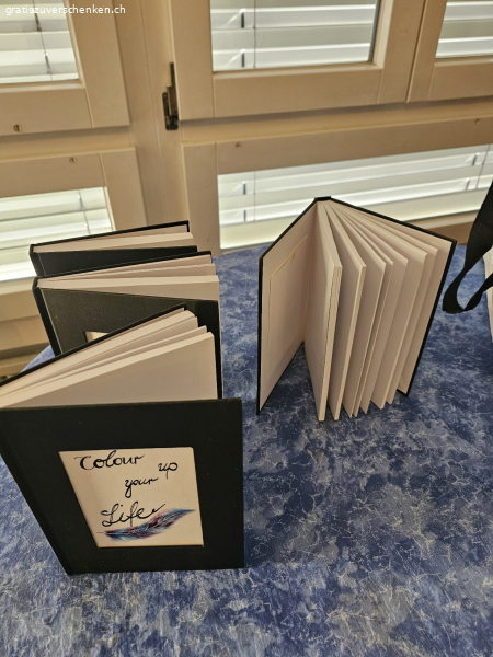 4 leere bücher
