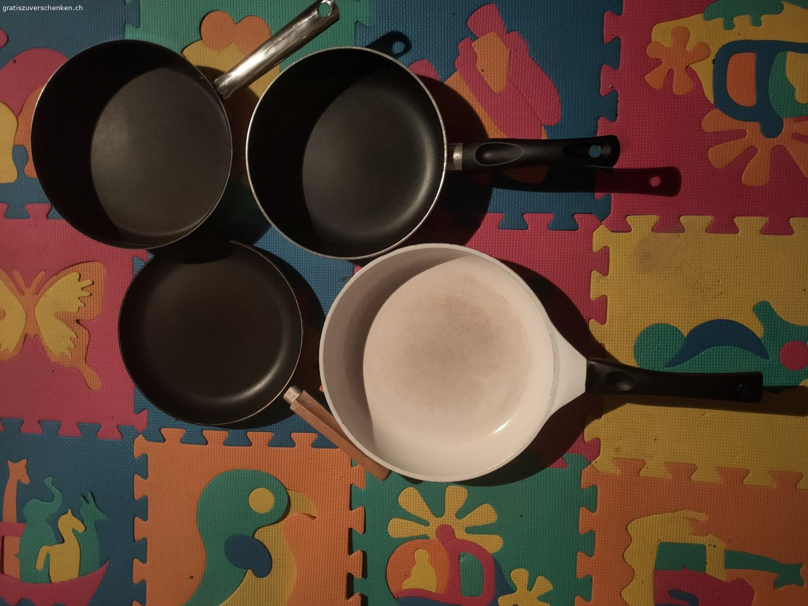 4 Pfanne. gratis zu abholen.