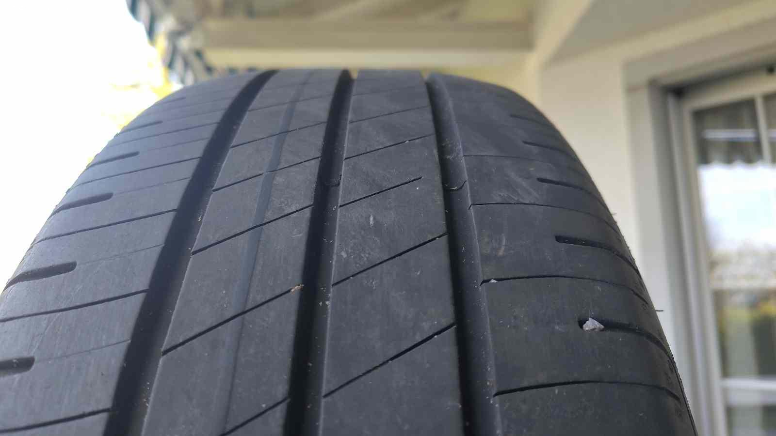 4 X Sommerpneus 195/ 55 R16 91V (ohne Felgen). Von einem Fiat 500e. Ca. 10000km. Profil tiefe: 5-5,5mm