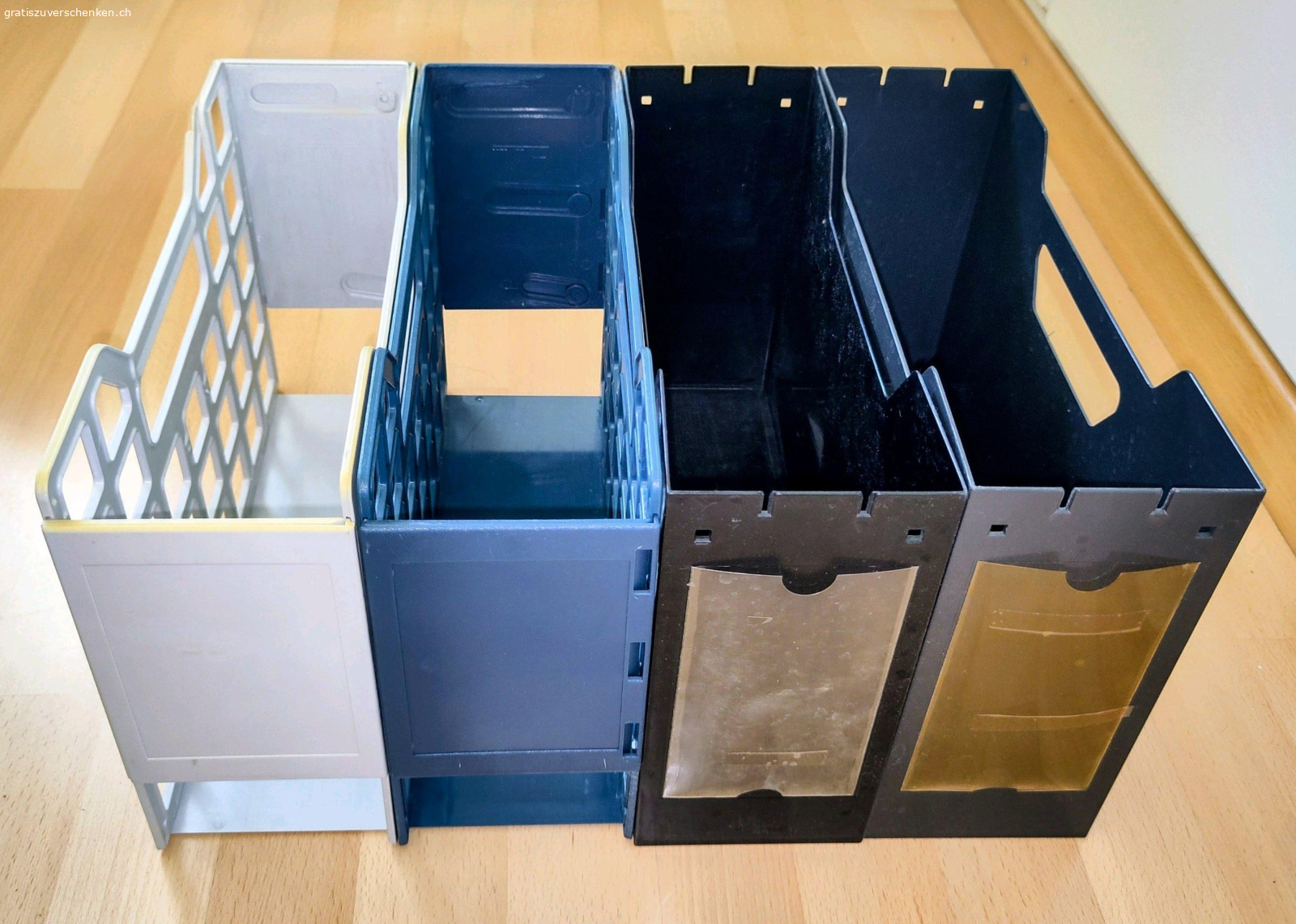 A4 Kisten für Mappei Ordnungssystem. A4 Kisten für Mappei Ordnungssystem,um Akten abzulegen / zu ordnen  - mit Buch dazu