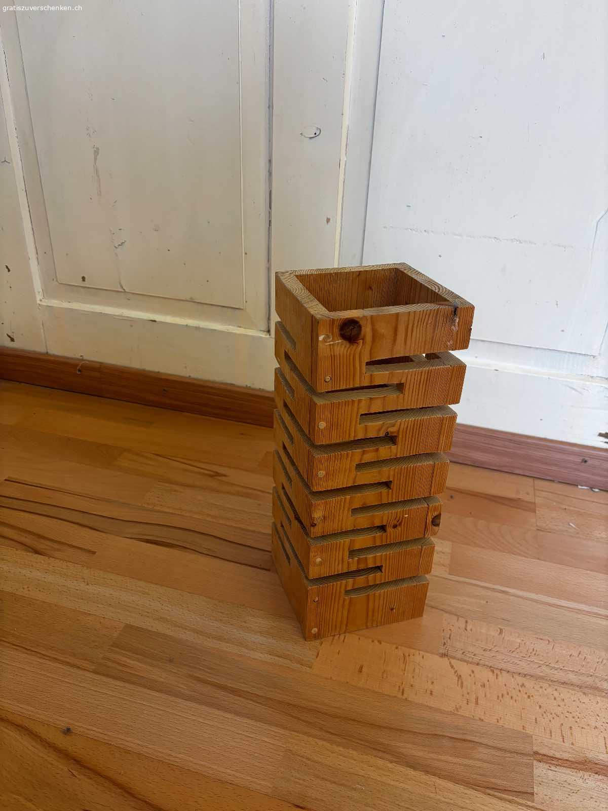 Diverses abzuholen in Wohlen. Nach dem ausräumen diverser Räume gibt es einige Dinge zu verschenken.

Werden bei der Veranda am Wohnort deponiert und können per sofort abgeholt werden :)

Das Puzzle ist noch originalverpackt und verschlossen. Beim Holzständer handelt es sich um ein CD Halter- welcher aber auch umfunktioniert werden kann.