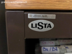 Aktenschrank. Aktenschrank von Lista
Viele Hängeregister
2 Schubladen mit Boden
Abschliessbar.
Breite:42cm
Höhe 77 cm
Tiefe :79cm
Muss in Thun abgeholt werden.