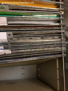 Aktenschrank. Aktenschrank von Lista
Viele Hängeregister
2 Schubladen mit Boden
Abschliessbar.
Breite:42cm
Höhe 77 cm
Tiefe :79cm
Muss in Thun abgeholt werden.