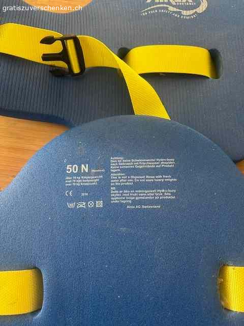 aqua jogging. 2  fast ungebrauchte aquajogging gürtel für gymnastik im schwimmbad