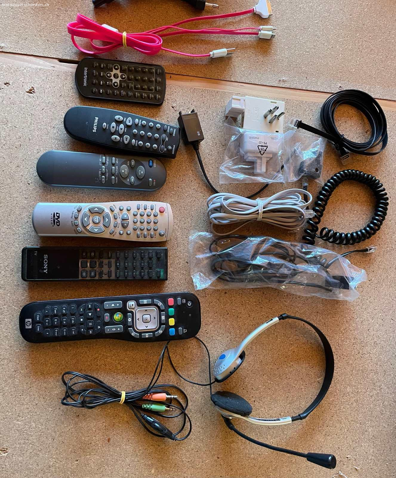 Audiokabel Fernbedienung Netzanschluss. Diverse Kabel, Stecker und anderes...