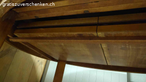 Ausziehbarer Tisch aus Holz zu verschenken