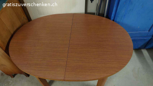 Ausziehbarer Tisch aus Holz zu verschenken