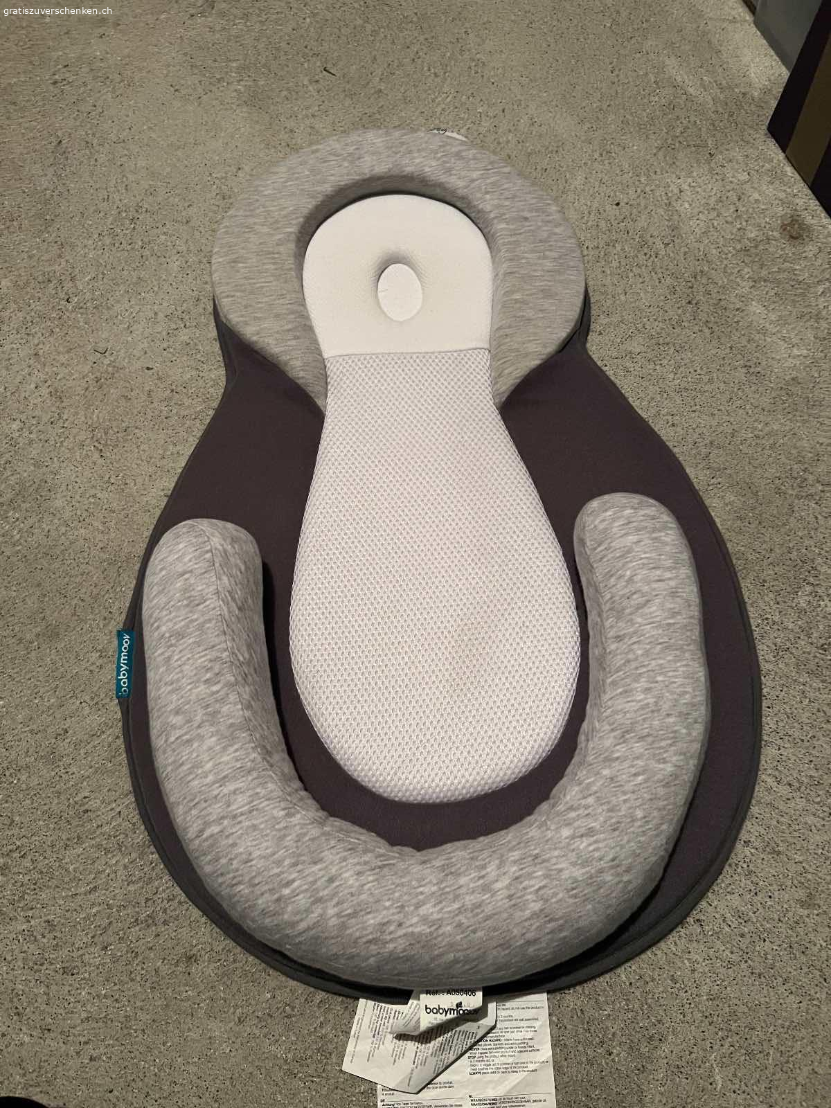 Babymoove Babystütze. Zu Verschenken wenig gebrauchte Babystütze von Babymoov. 

Nur Abholung nach Absprache.
Kein Versand.