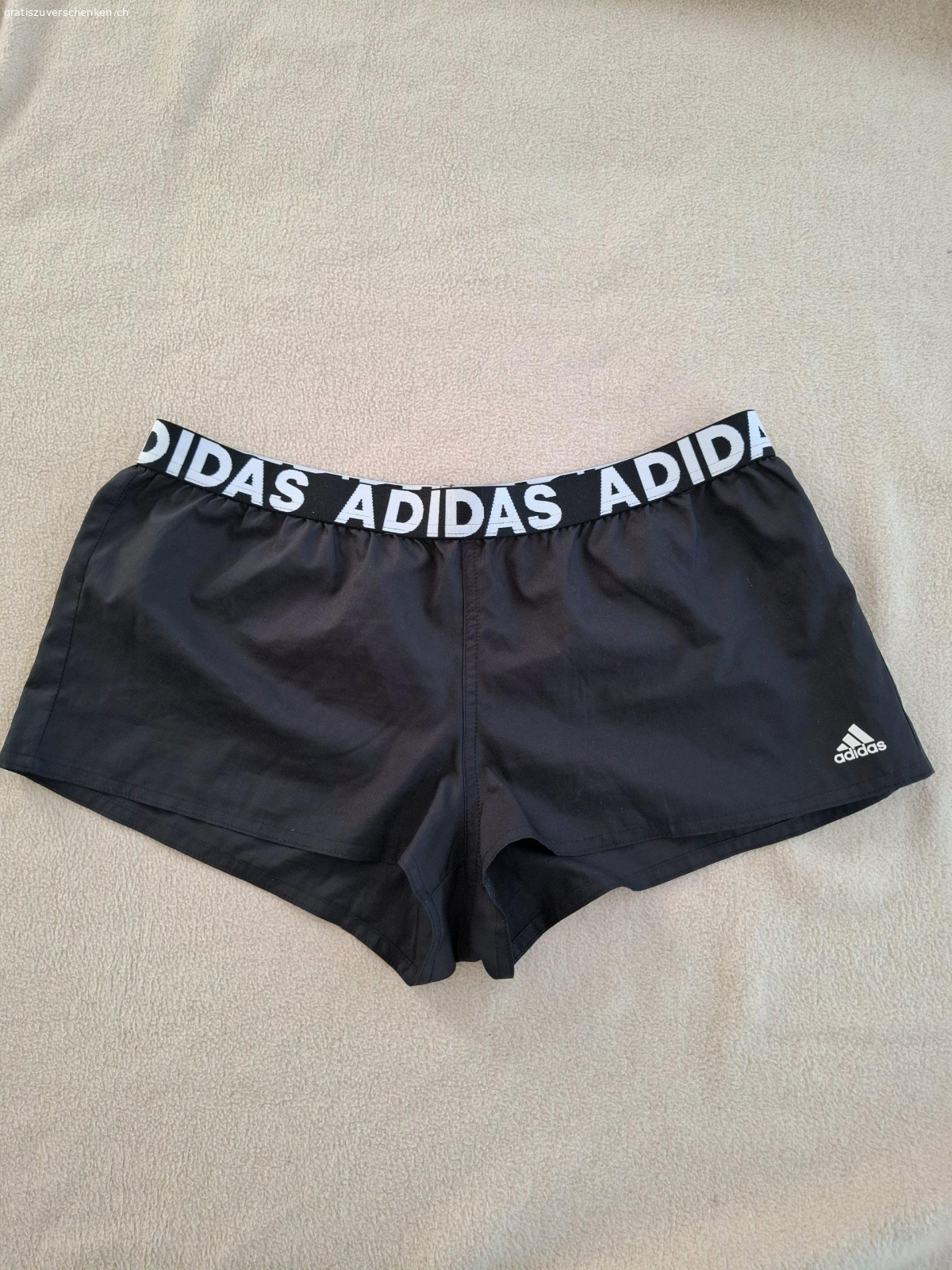 Badehose kurz. kurze Badehose mit Hosentasche hinten