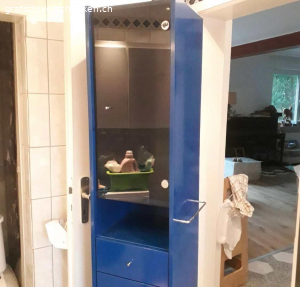 Badezimmerschrank zu verschenken. Badezimmerschrank zu verschenken