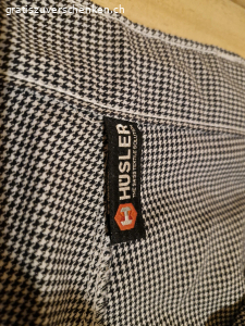 Bäcker-/ Kochhose. 3 Stk. Bäcker-/Kochhose in Grösse 50. Wurden ein paar cm gekürzt, dies kann rückgängig gemacht werden.
Abzuholen in Bichelsee