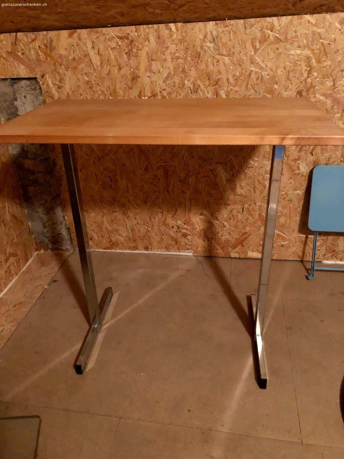 Bartisch niedrig oder SideBord. Stabiler Arbeitstisch mit dicker massiver Platte. War unser Bartisch in der Küche. Diente auch gut in der Werkstatt, da praktische Höhe.

Masse ca. H: 120 Platte ca. 50x100m
Dicke ca. 5cm