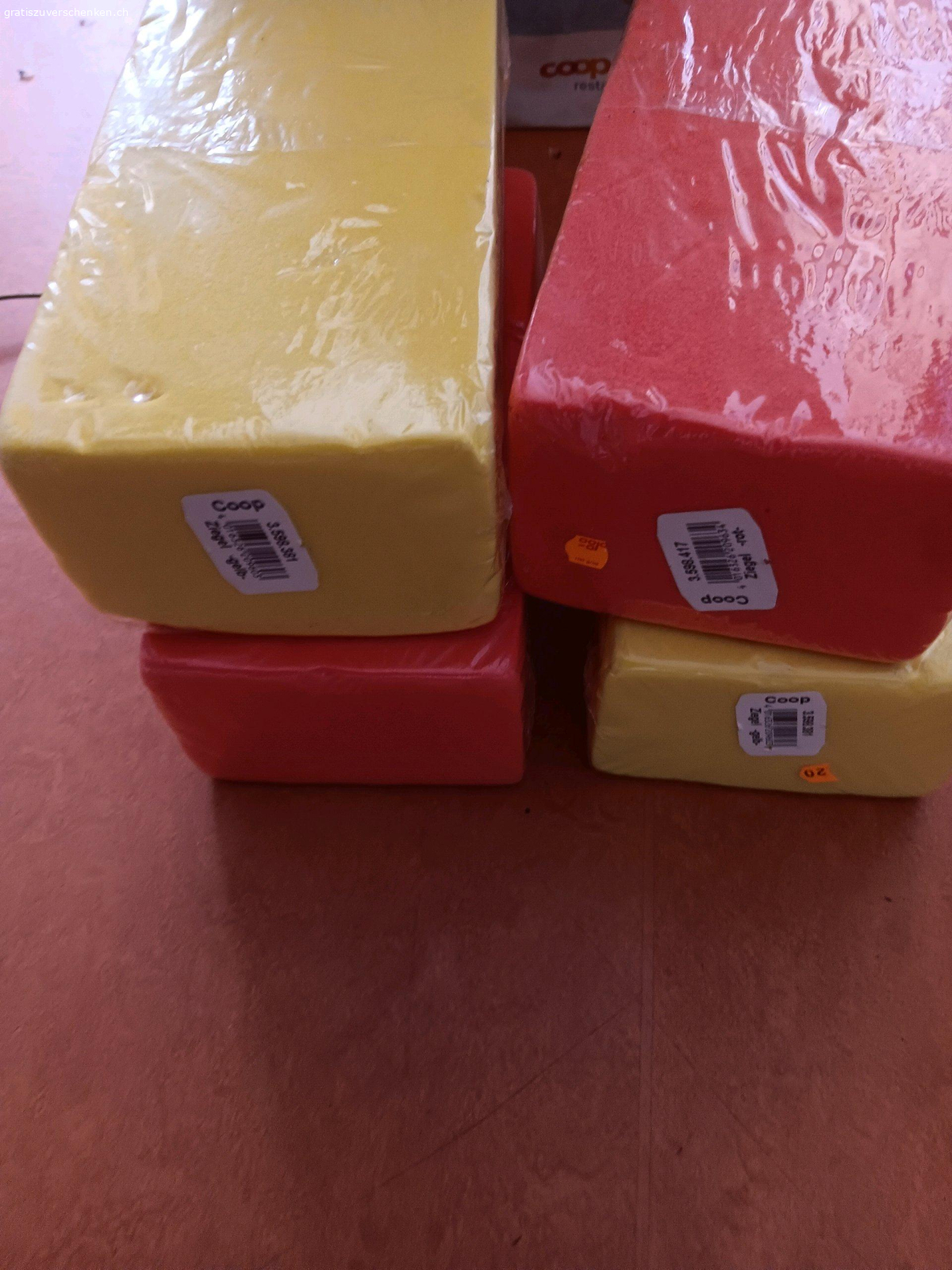 Bastelmaterial. Gratis Bastelmaterial. Steckmaterial für Pflanzen etc und Dörrpflanzen.
KEIN VERSAND, keine Reservation.