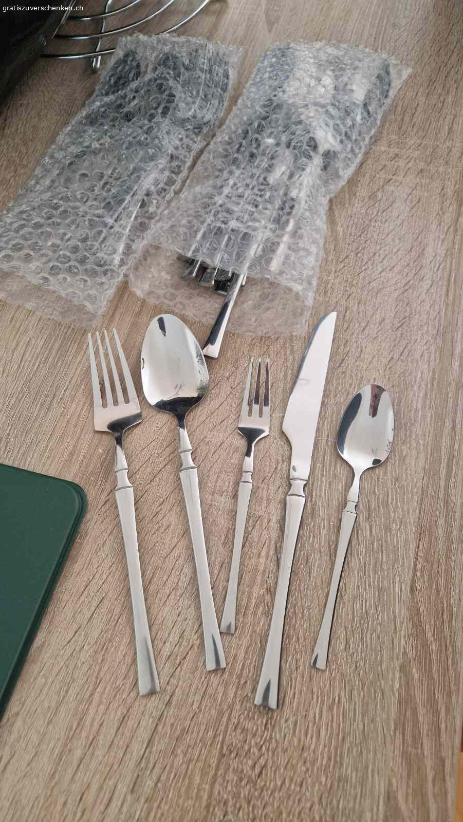 Besteck. Je zwölf stück. Muss in bülach abgeholt werden