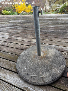 Betonsockel für Sonnenschirm