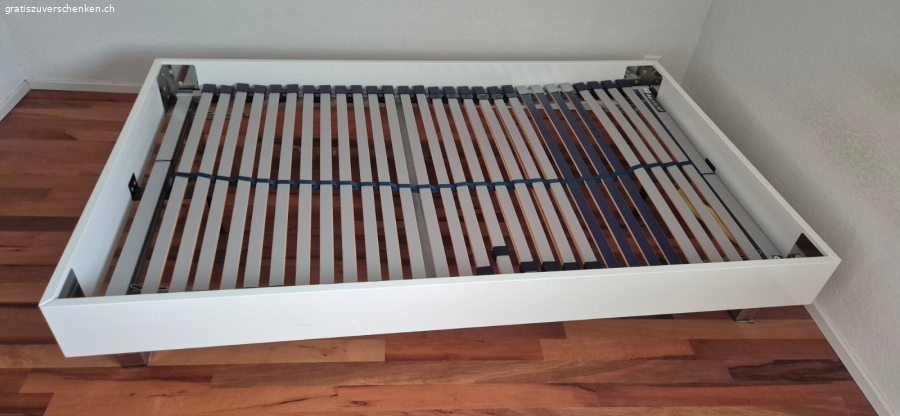 Bett 120x200cm. Weiss.