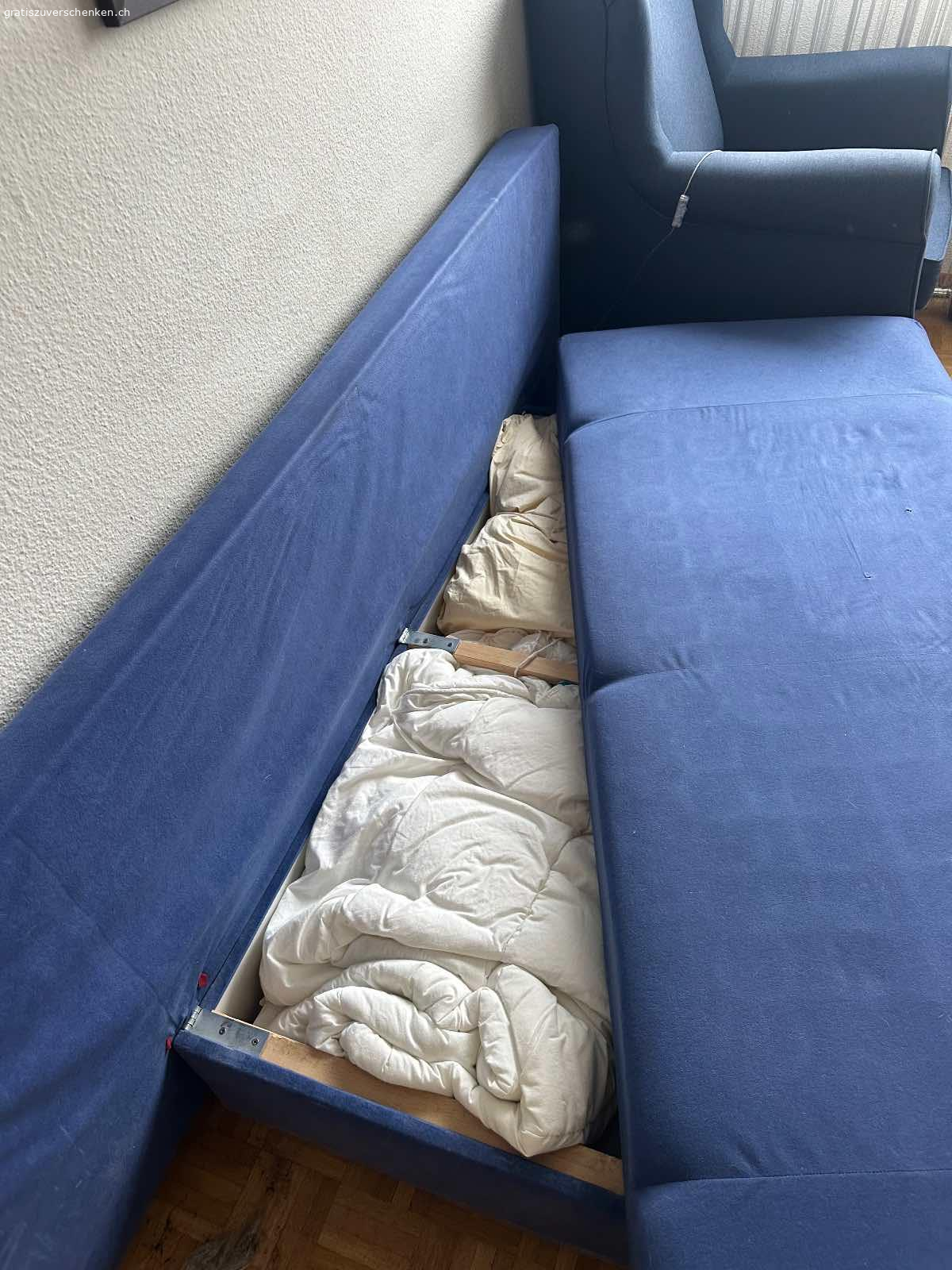 Bett Sofa. 8 Jahre alt wurde nur ab und zu als Gäste Bett Sofa gebraucht  und zum TV schauen