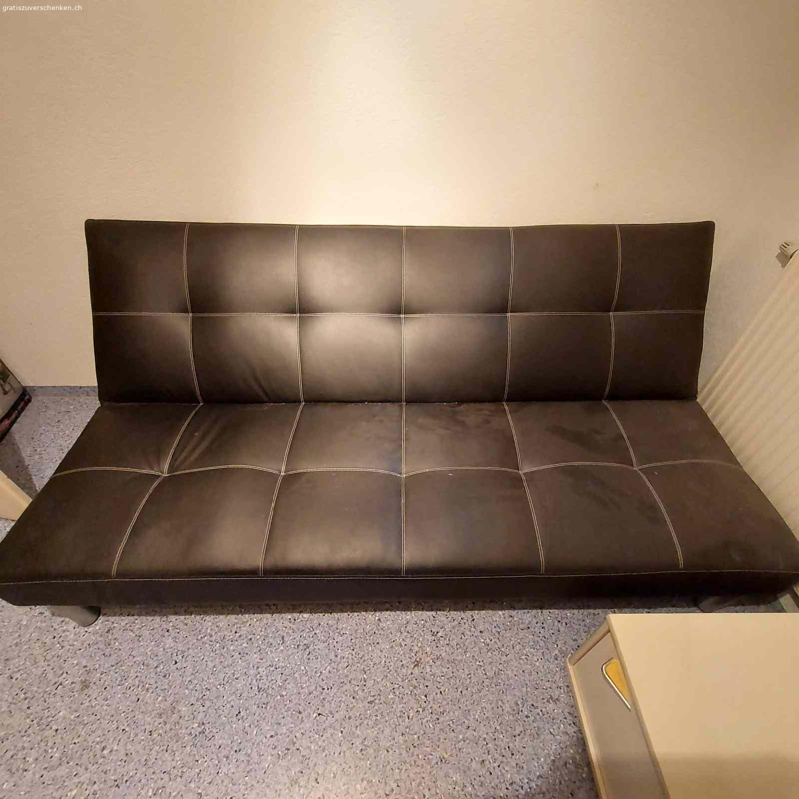 Bettliegesofa. Ausziehbarer Holztisch mit 2 Stühle. Bettliegesofa      Länge:   177 cm
                                    Breite:  104 cm  (Liegebreite)
                                    Höhe:       36 cm

Holztisch ausziehbar
Länge ausgezogen:   170 cm
Länge eingezogen:    110 cm
Breite:                                 70 cm
Höhe:                                   76 cm

2 Holzstühle gepolstert