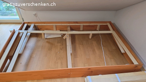 Bettrahmen mit integirertem Lattenr