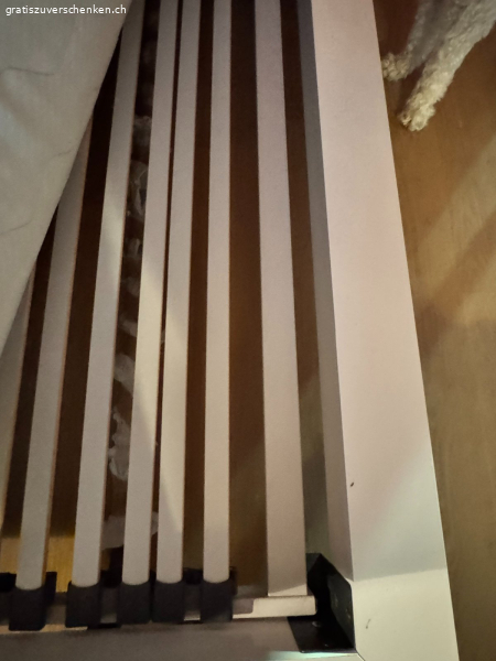 Bettrahmen mit Lattenrost 140 X 200 (ohne Matratze)