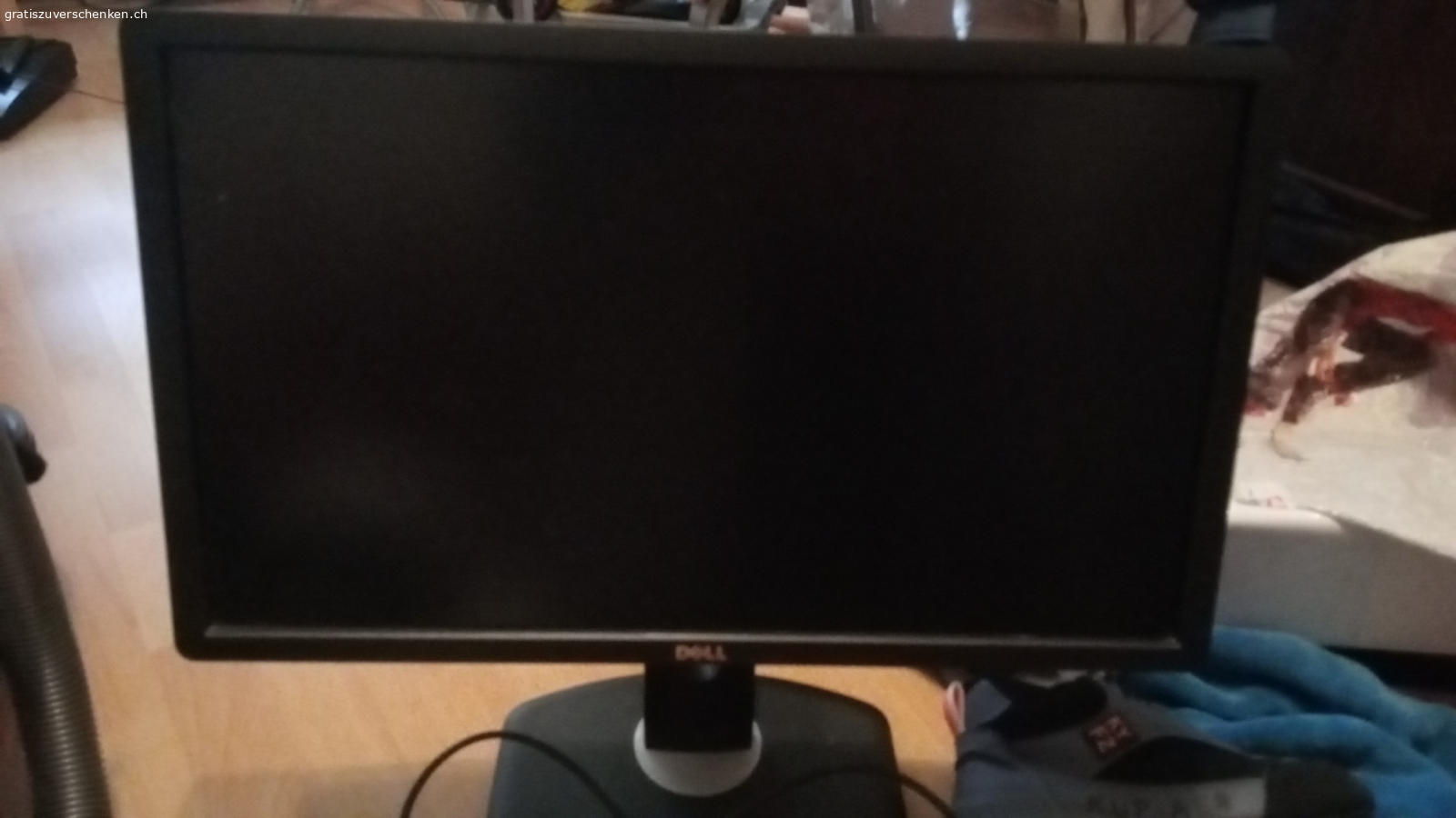 Bildschirm Dell 15, 6 Zoll. Gebraucht, sollte voll funktionsfähig sein. Mit Kabel. Muss abgeholt werden