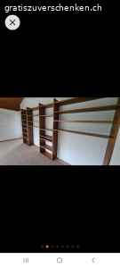 Bücherregal Nussholz 2.20x4.25 m. Furniert mit 17 frei verstellbaren Tablaren. Schreiner-Arbeit.

Tablare sind 77 / ca. 120 / 145 cm lang, 28 cm tief und 22 mm dick. Seiten-/Zwischenwände sind 2.20 m hoch, 28 cm tief und 3 cm dick. 

Mit 4 Fächern od. weniger benutzbar. Siehe Fotos.