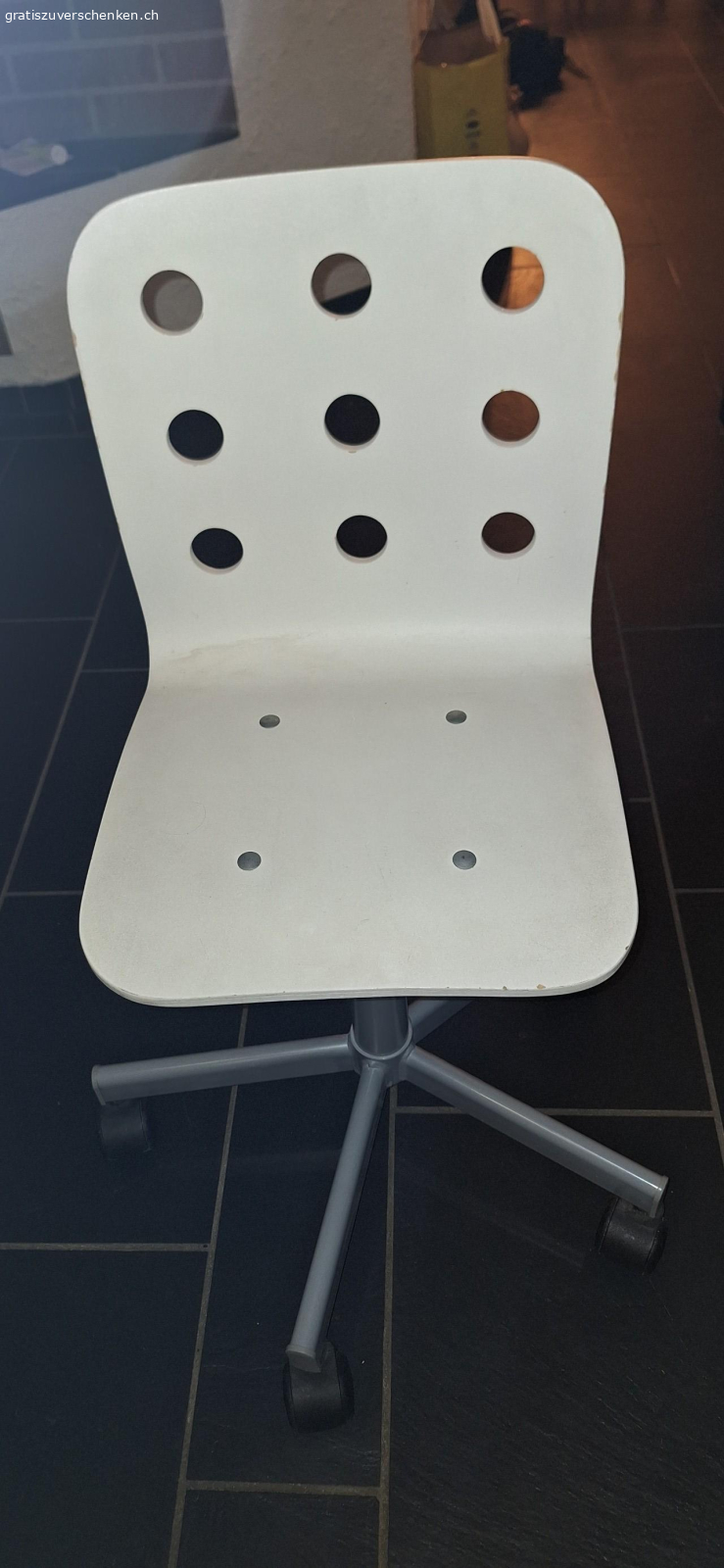 Bürostuhl. Stuhl ist von IKEA 
Weiss gebraucht