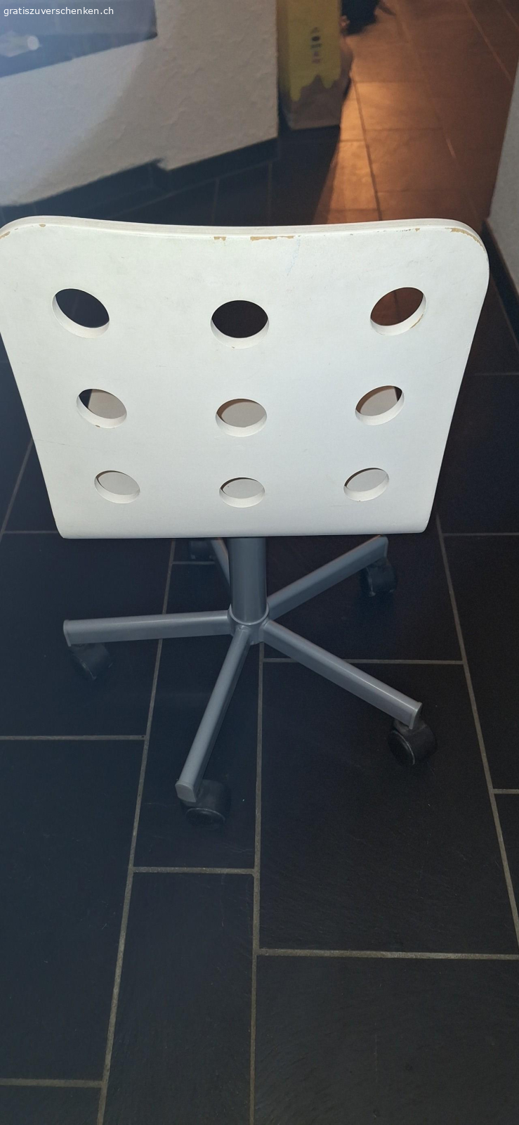 Bürostuhl. Stuhl ist von IKEA 
Weiss gebraucht