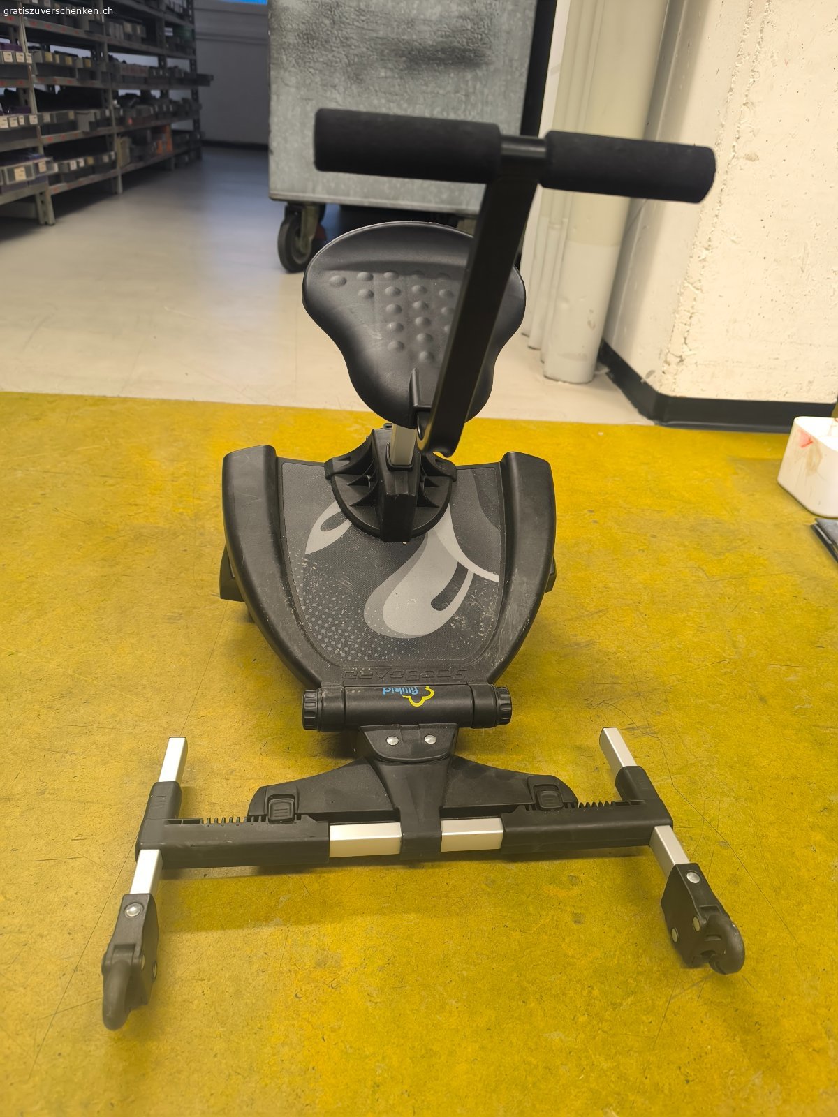 Buggyboard mit Sitz. Fillboard 180° Seat Marke fillkid
Ist gebraucht aber in gutem Zustand