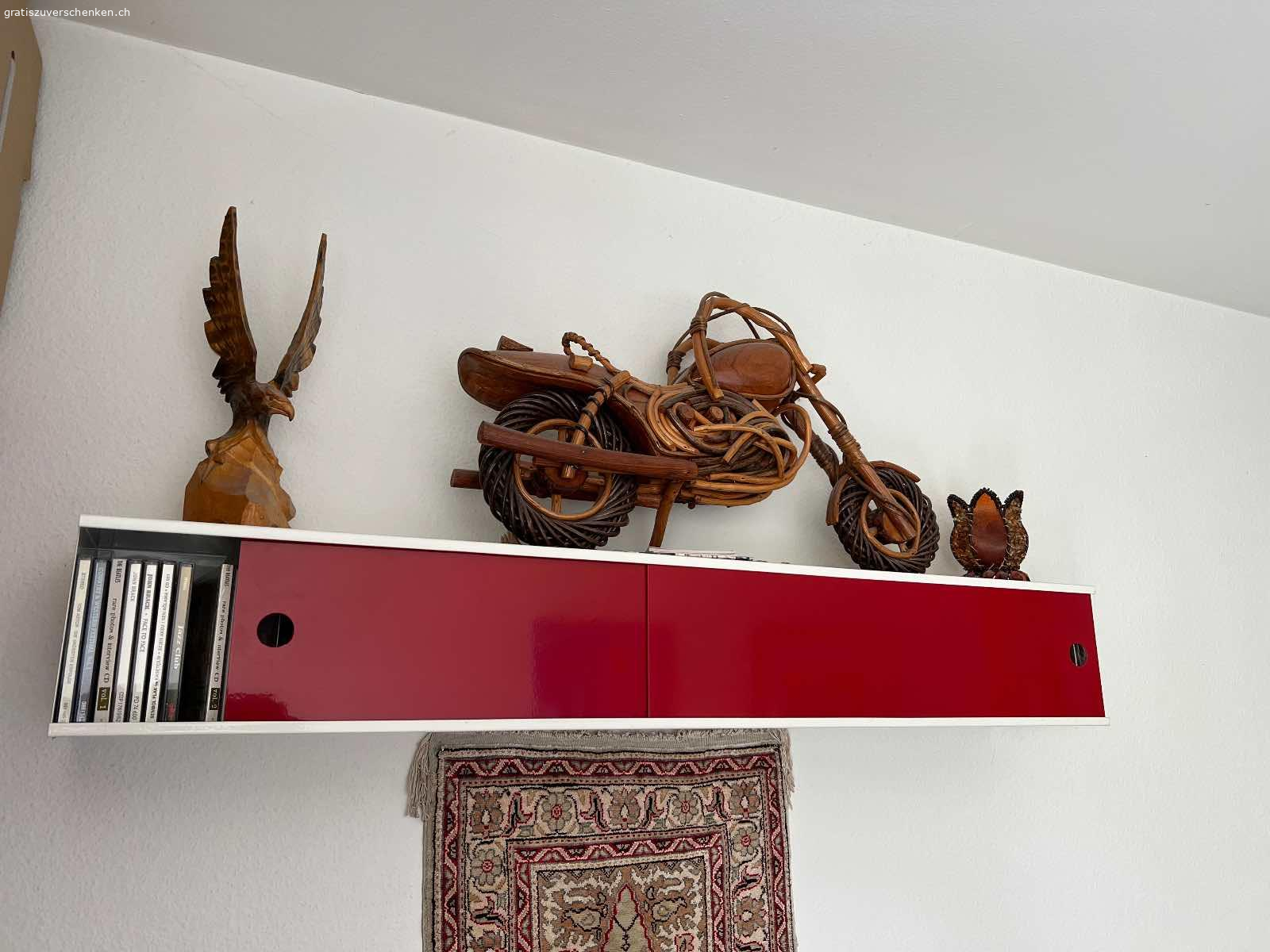 CD - Kasten aus Metal. Gratis! Zum verschenken,
CD- Kasten aus Metal 
Ca 1m lang