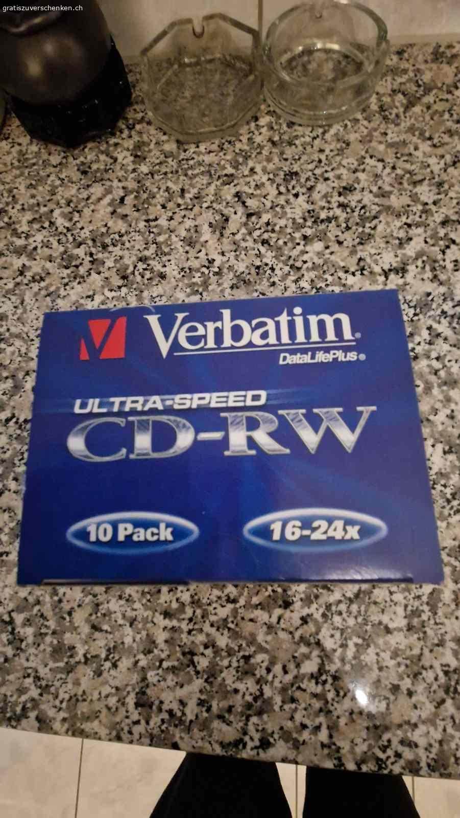 CD-RW Verbatim. Verschenke dieses neue ungeöffnete 10-er Pack Verbatim Ultra Speed CD-RW. Packung à 10 Stk.  ungeöffnet. 
Bitte melden wenn es noch jemand zum CD brennen brauchen kann. Wegen dringendem Umzug müssen sie bis zum 12.03.2026 abgeholt werden. Ansonsten werden sie entsorgt. Bitte nur Anfragen mit Bestätigung, damit ich antworten kann.