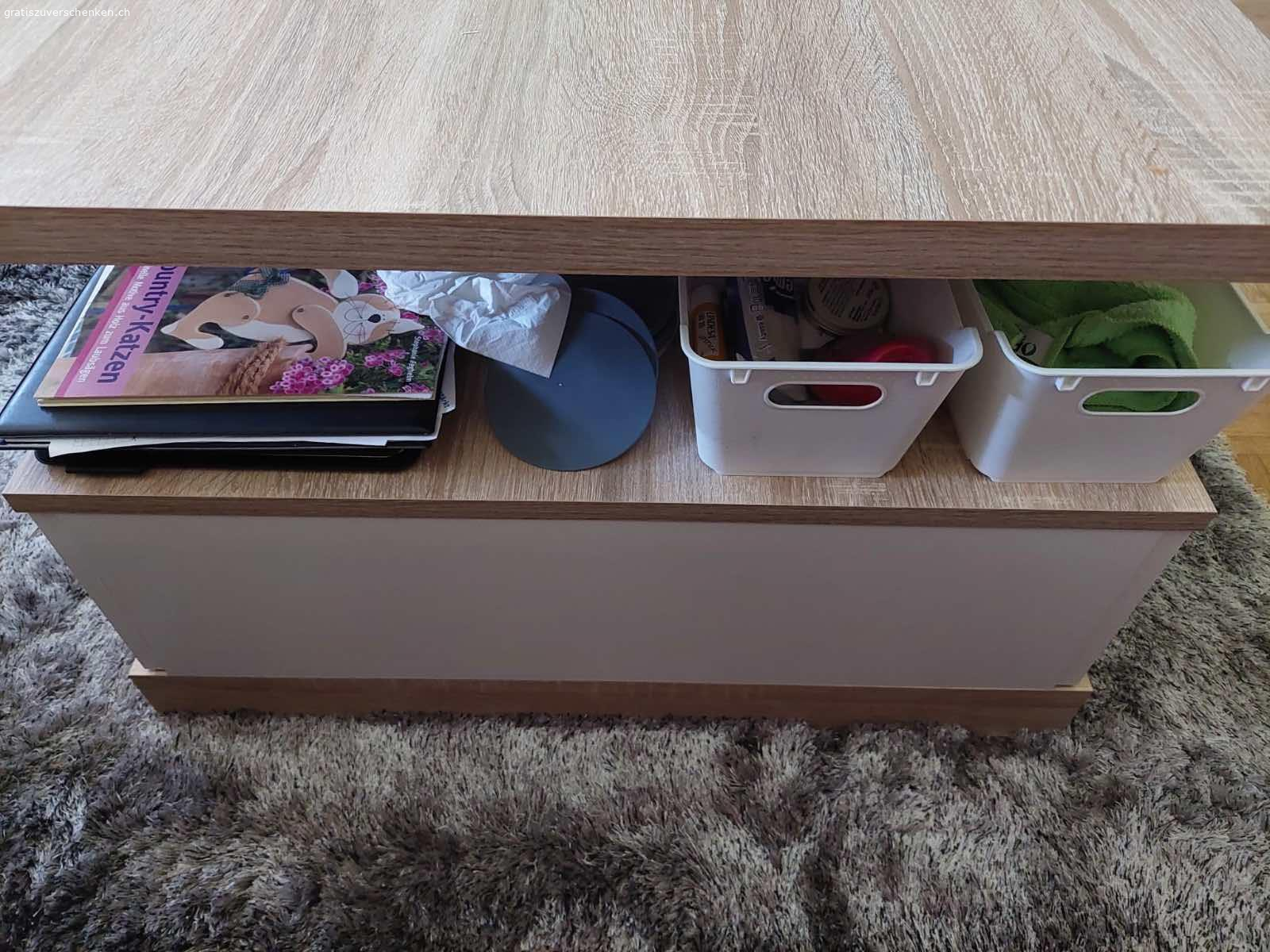 Club-Tisch. Clubtisch mit 2 Schubladen, Ablageflächen
Grösse  1.10  x 0.67 cm