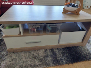 Club-Tisch. Clubtisch mit 2 Schubladen, Ablageflächen
Grösse  1.10  x 0.67 cm