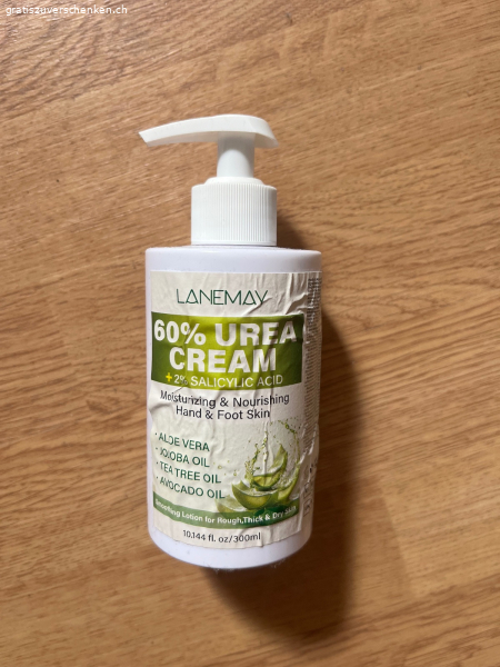 Crèmes diverses à donner