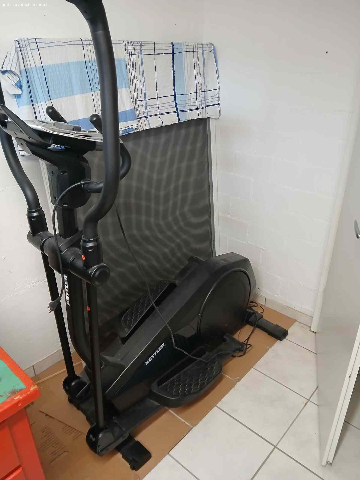 Crosstrainer Kettler Rivo 4. Crosstrainer Kettler Rivo 4 in tadellosem Zustand zu verschenken