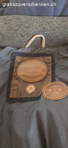 Damrnjacke L. darf bei uns zuhause abgeholt werden. noch in einem guten Zustang