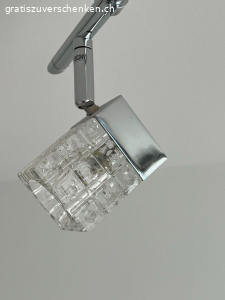 Deckenlampe mit Glasdetails