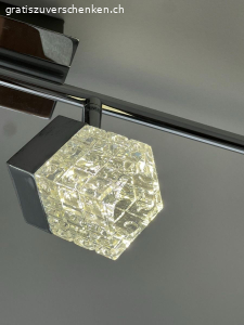 Deckenlampe mit Glasdetails