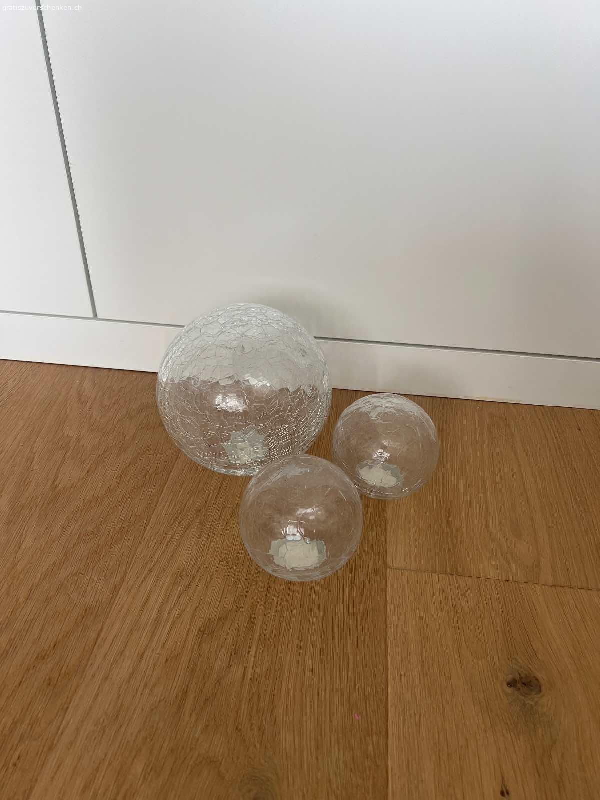 Deko-Glaskugeln. In super Zustand.

Werden bei Übernahme der Versandkosten auch gerne verschickt. :)