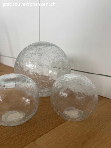 Deko-Glaskugeln. In super Zustand.

Werden bei Übernahme der Versandkosten auch gerne verschickt. :)