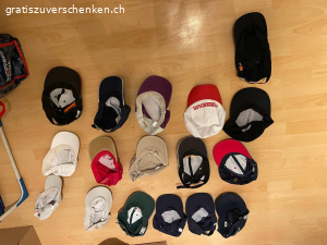 Div Hüte. Div Hüte Aller Art.

Porto von 10.- muss übernommen werden Danke